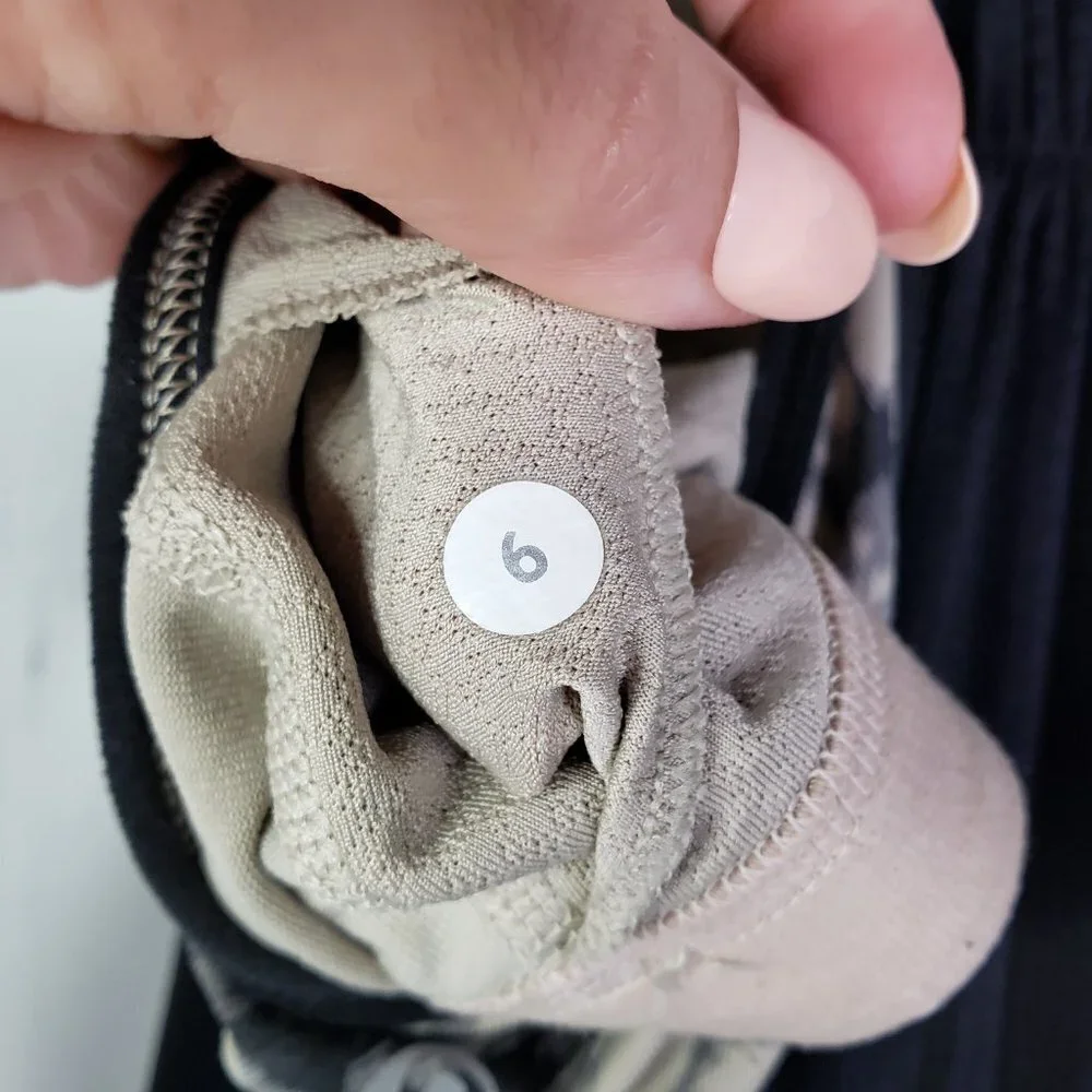 Lululemon‎ No Limits Tank 6 Built In Bra Black Great Granite Mojave Tan